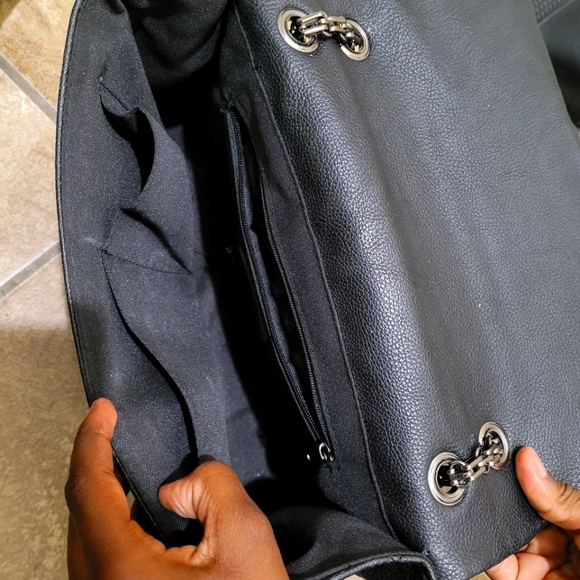 Classic Style Black Quilted Bag with Chain - Picture 9 of 11